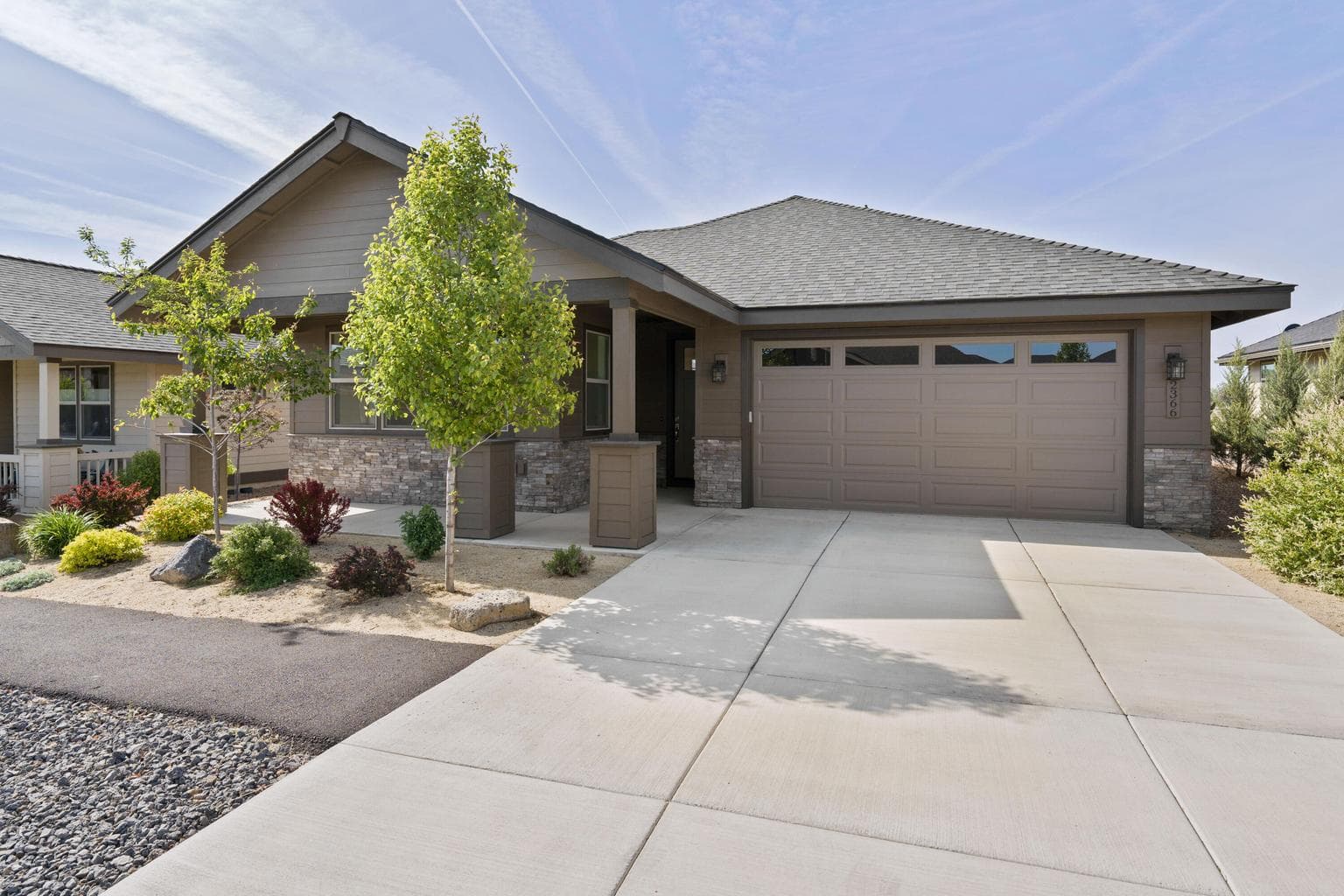 Photo of 2366 Redwood 2 of 31