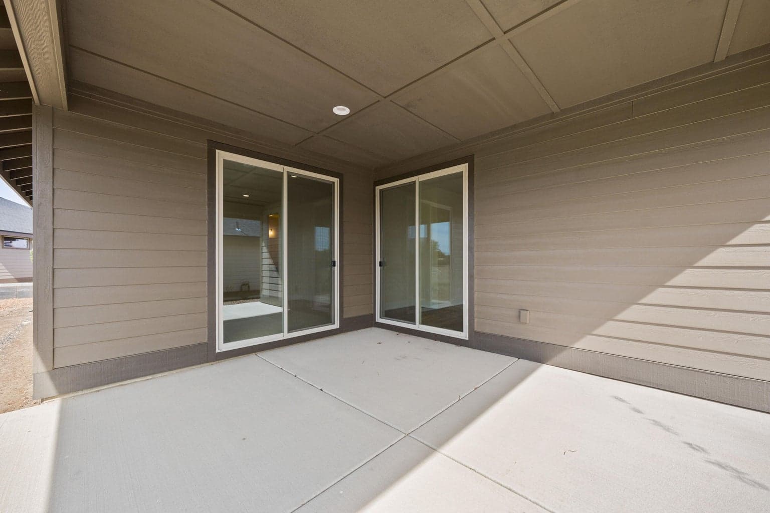 Photo of 2366 NW Redwood Avenue 7 of 31