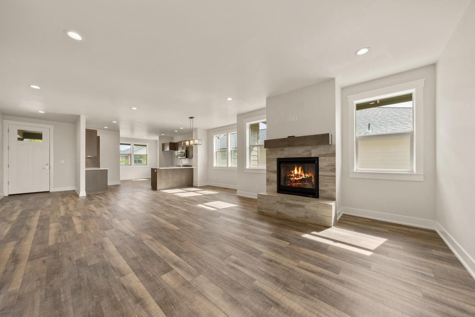 Photo of 2366 NW Redwood Avenue 11 of 31