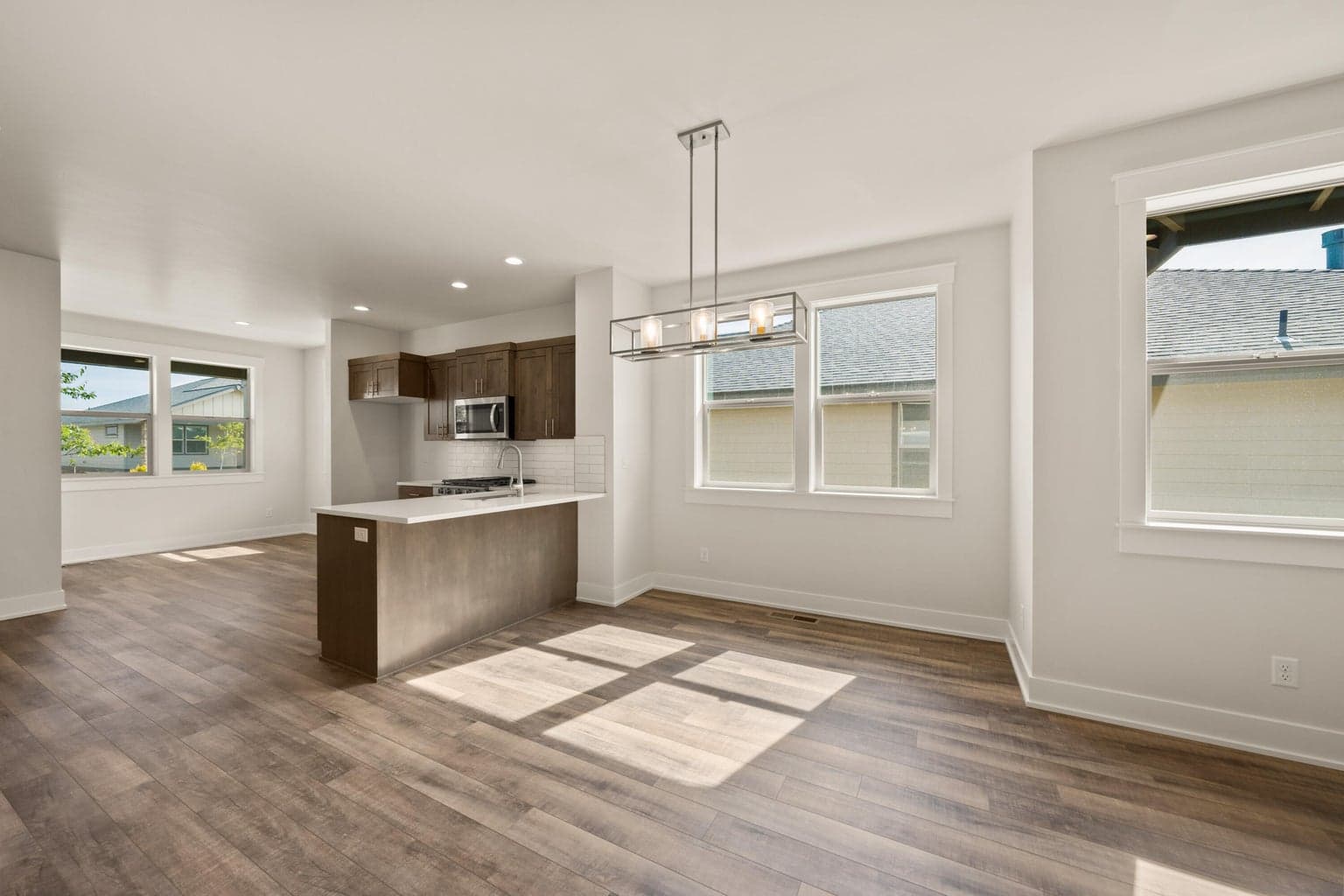Photo of 2366 NW Redwood Avenue 14 of 31