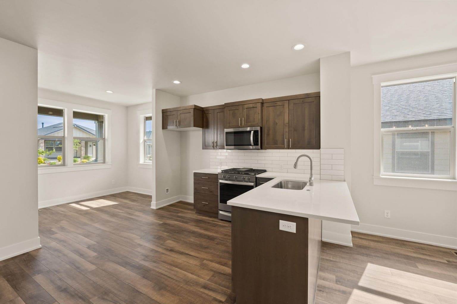Photo of 2366 NW Redwood Avenue 15 of 31