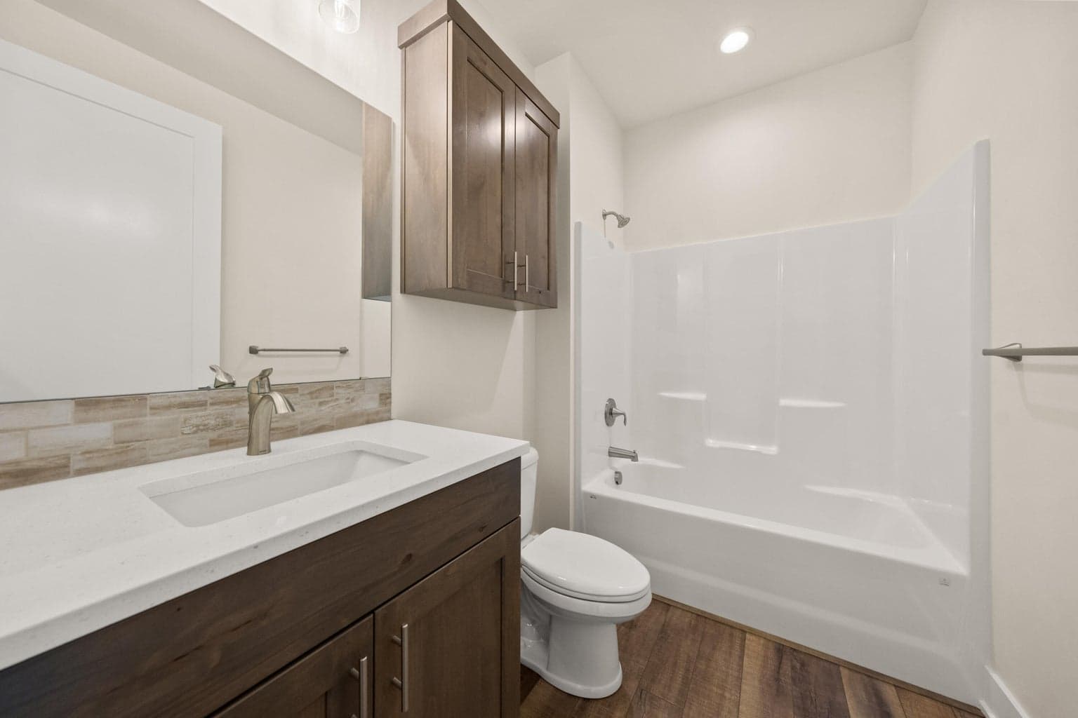 Photo of 2366 NW Redwood Avenue 25 of 31