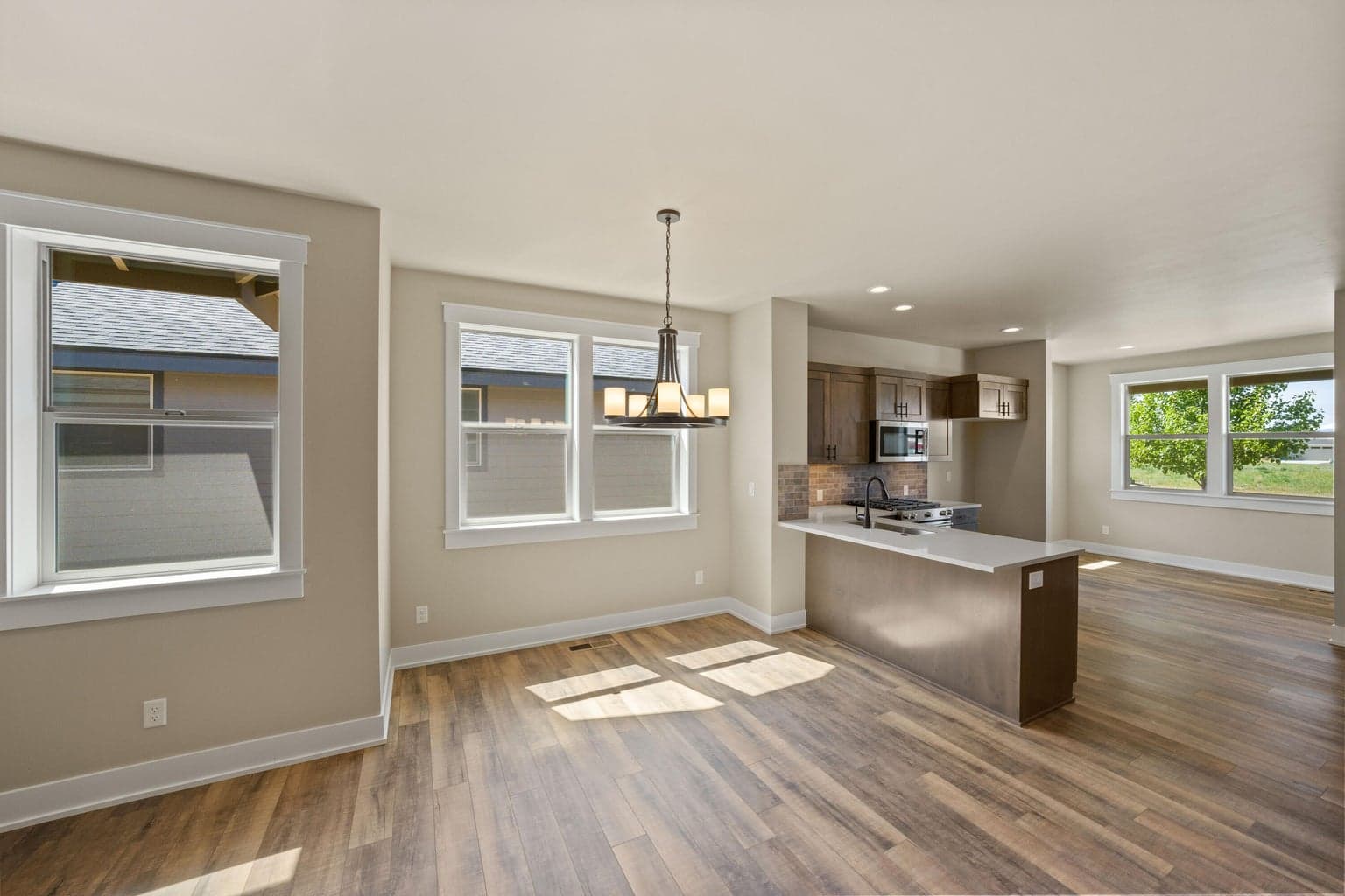 Photo of 2628 NW Redwood Circle 13 of 36