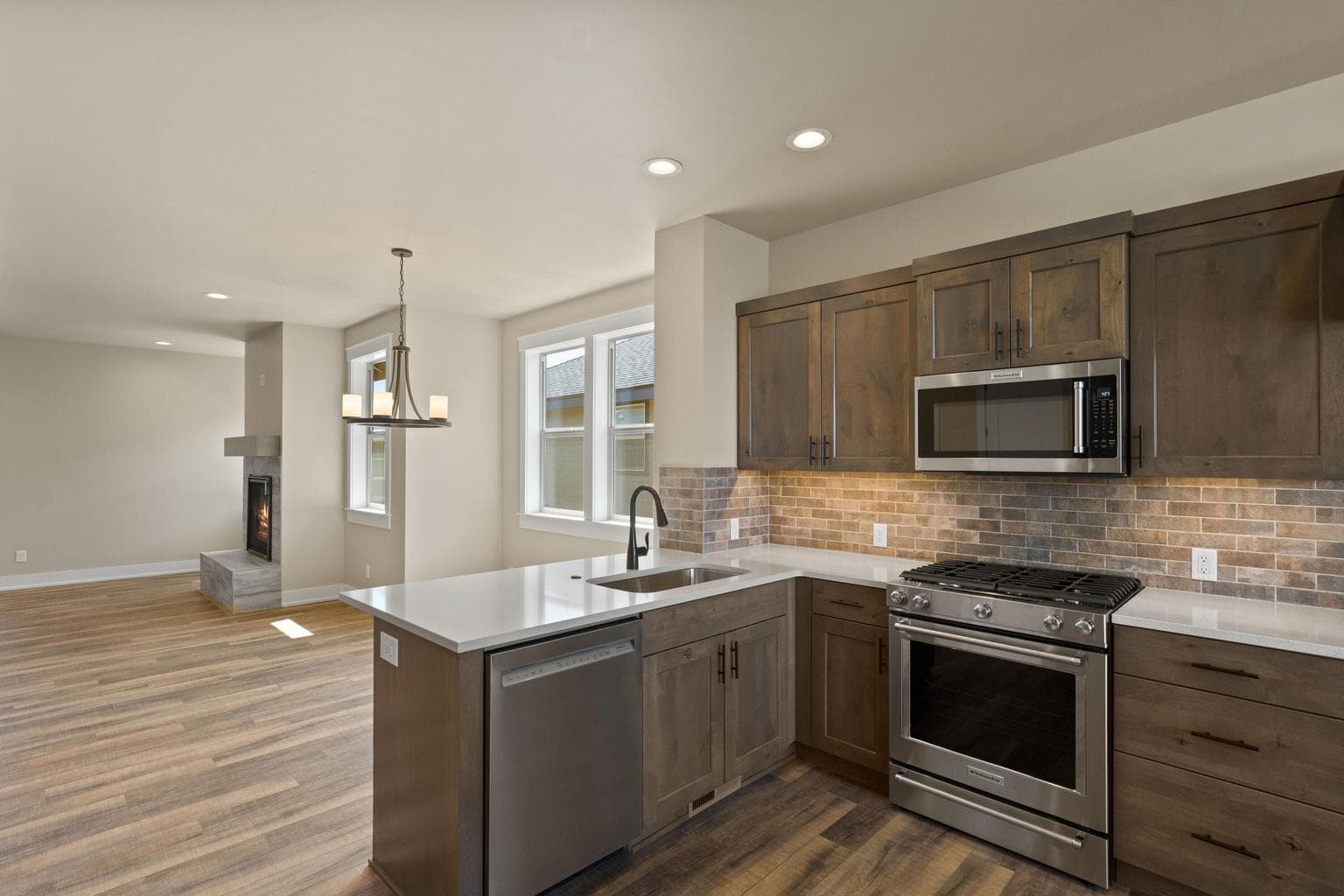 Photo of 2628 NW Redwood Circle 17 of 36