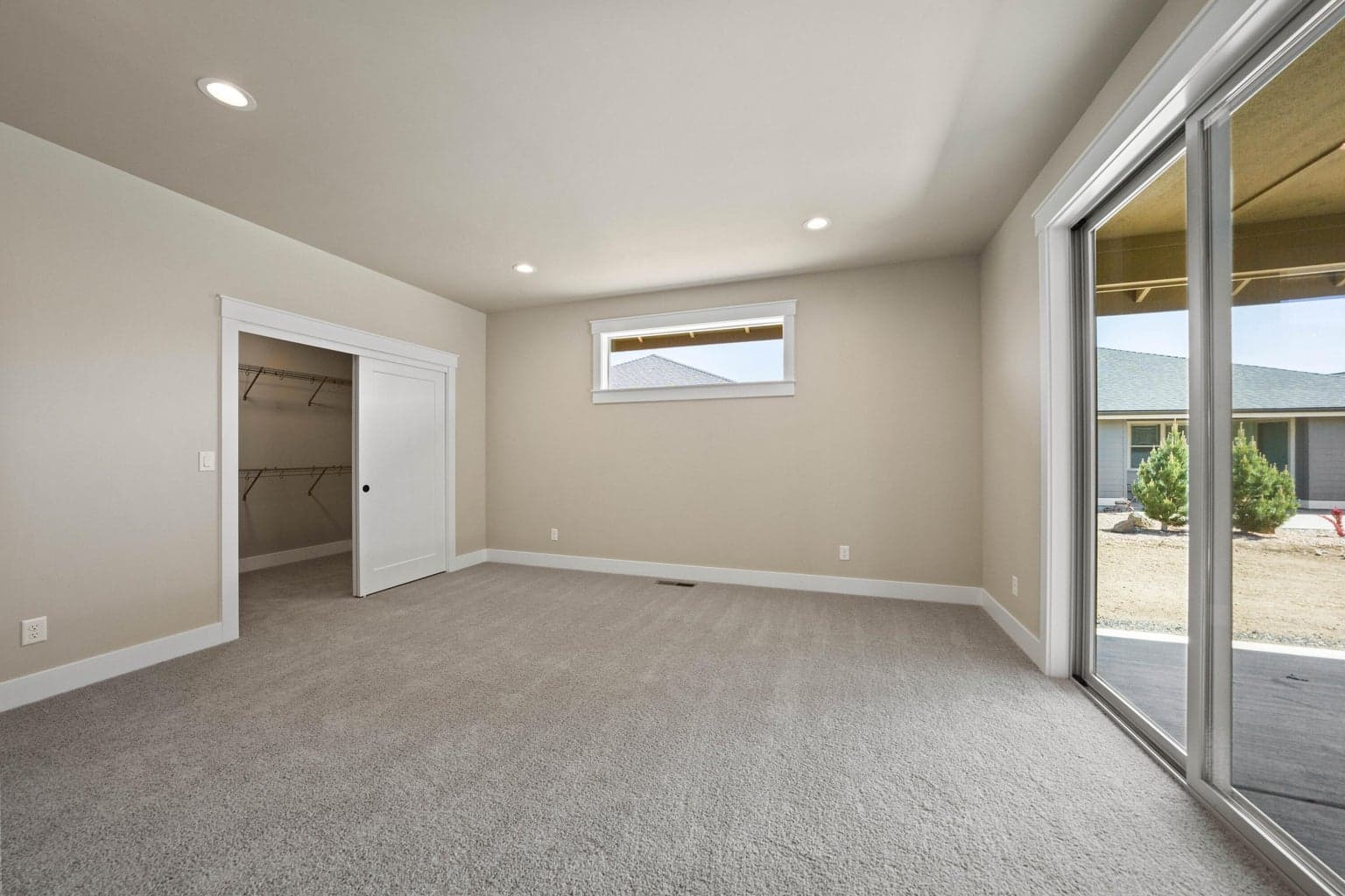 Photo of 2628 NW Redwood Circle 24 of 36