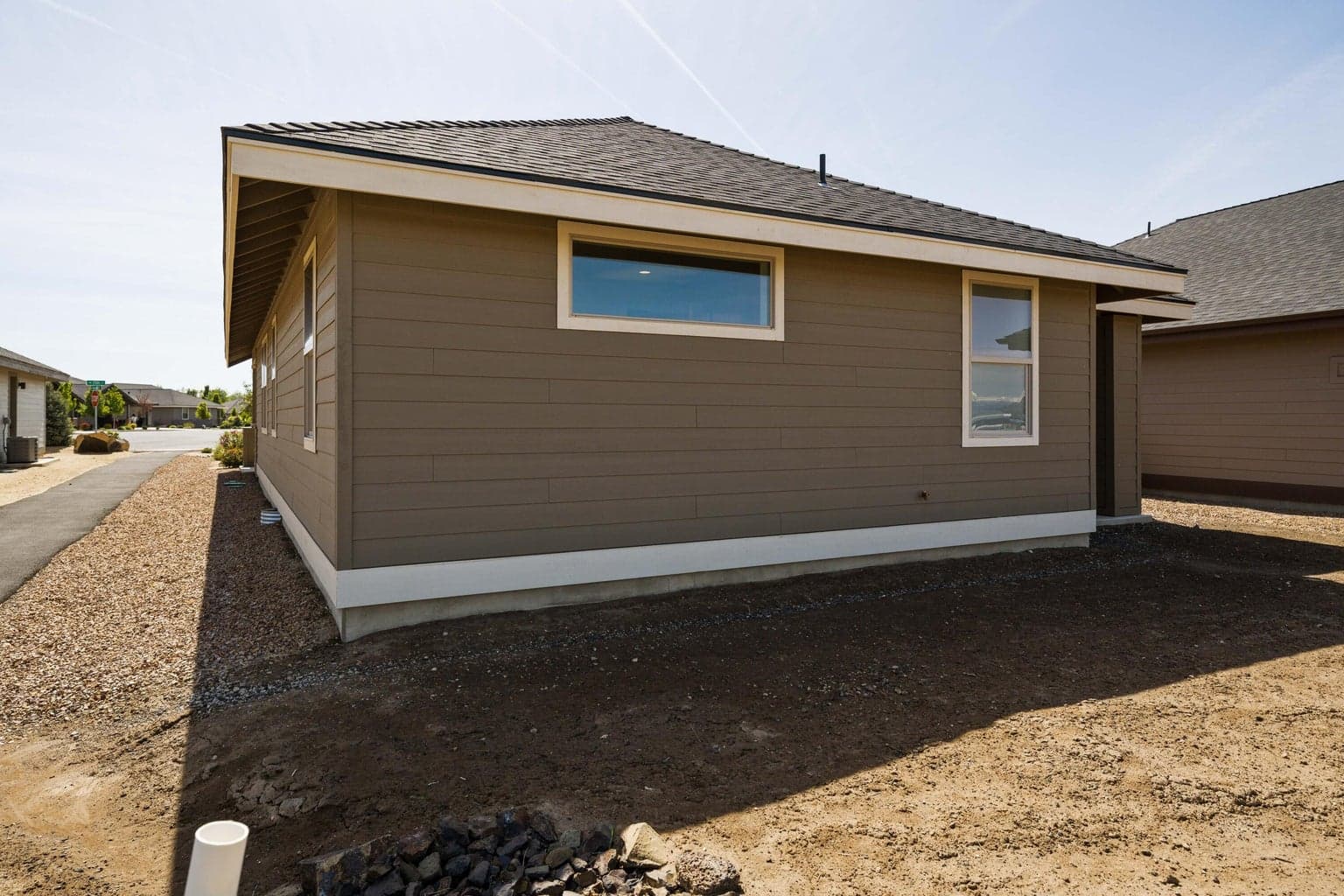 Photo of 2633 Redwood 4 of 34