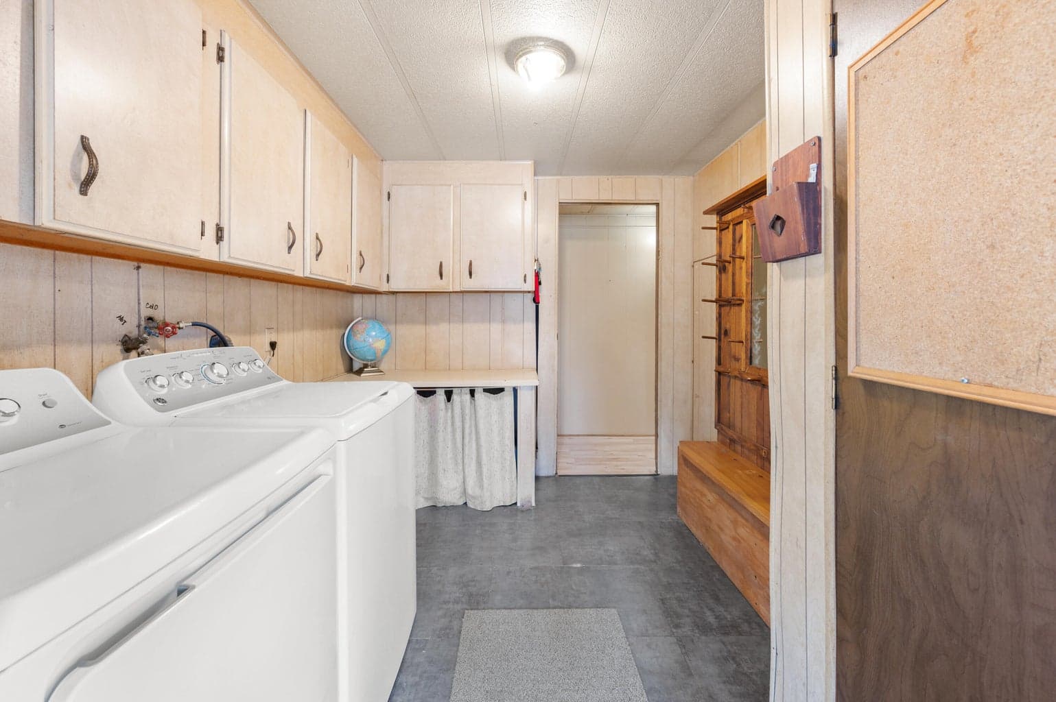 Photo of 791 SE Akins Drive 21 of 45