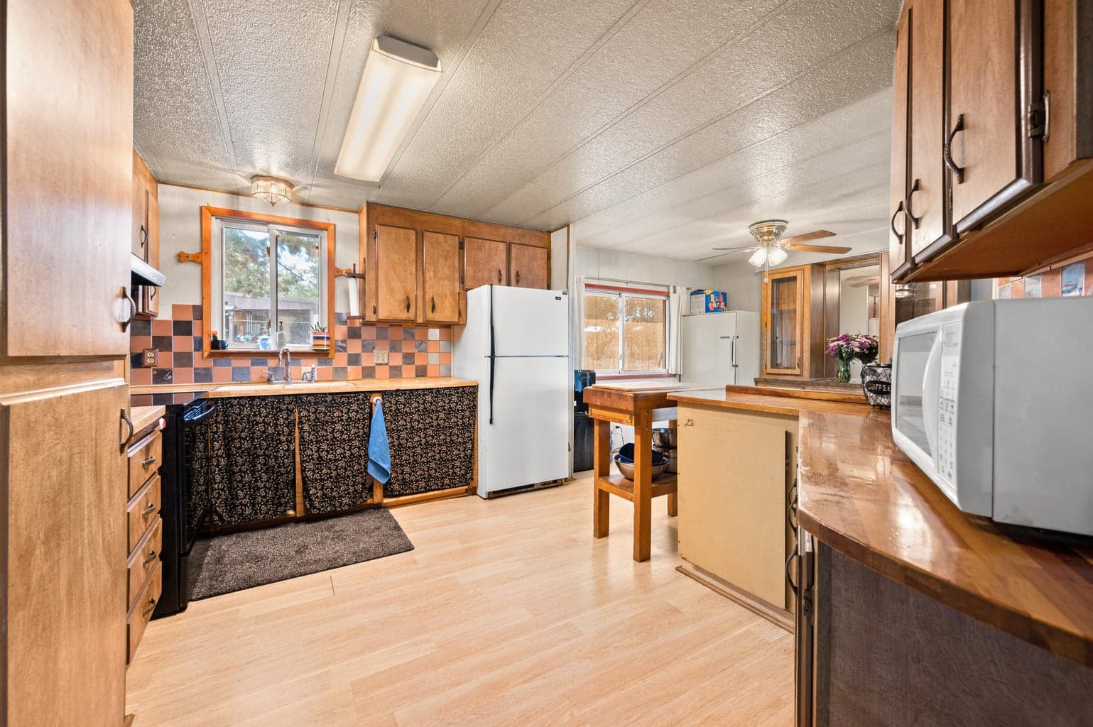 Photo of 791 SE Akins Drive 7 of 45