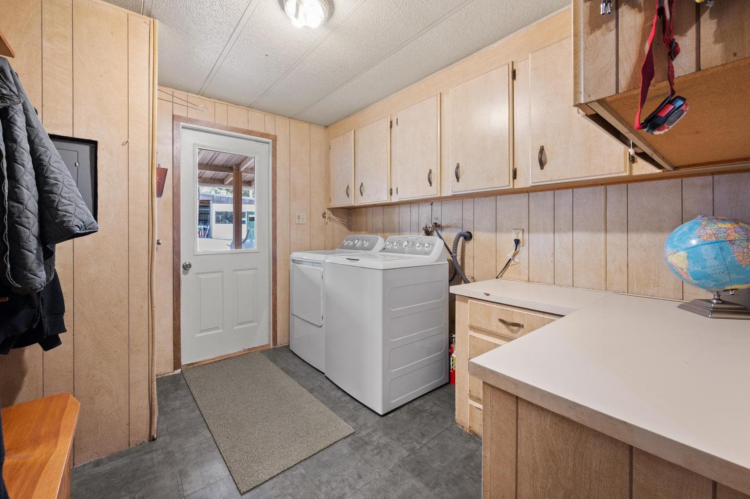 Photo of 791 SE Akins Drive 20 of 45