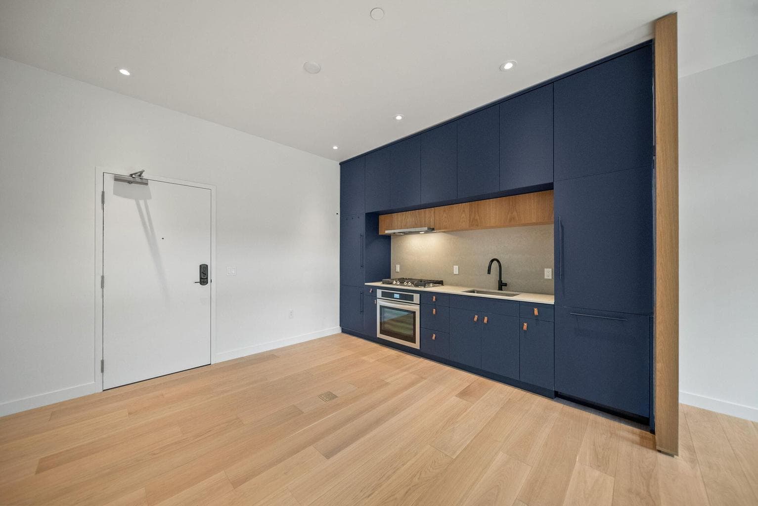 Photo of 2745 NW Ordway Avenue 12 of 27