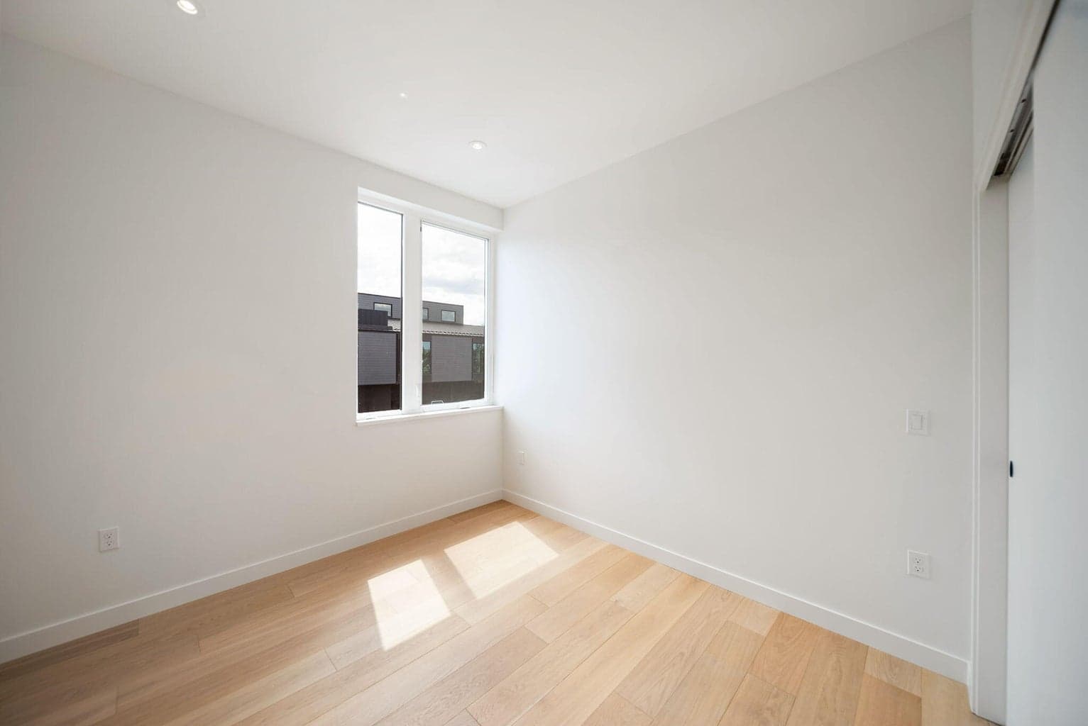 Photo of 2745 NW Ordway Avenue 20 of 27