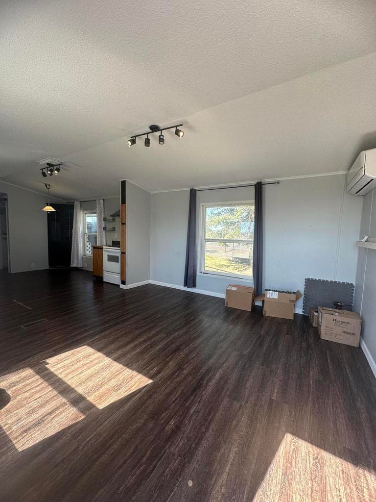 Photo of 346 Dover 3 of 18