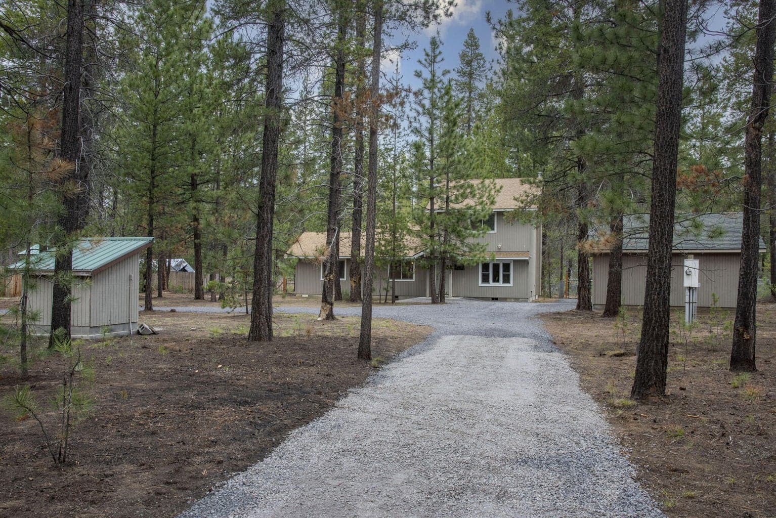 Photo of 16018 Park Drive 1 of 25