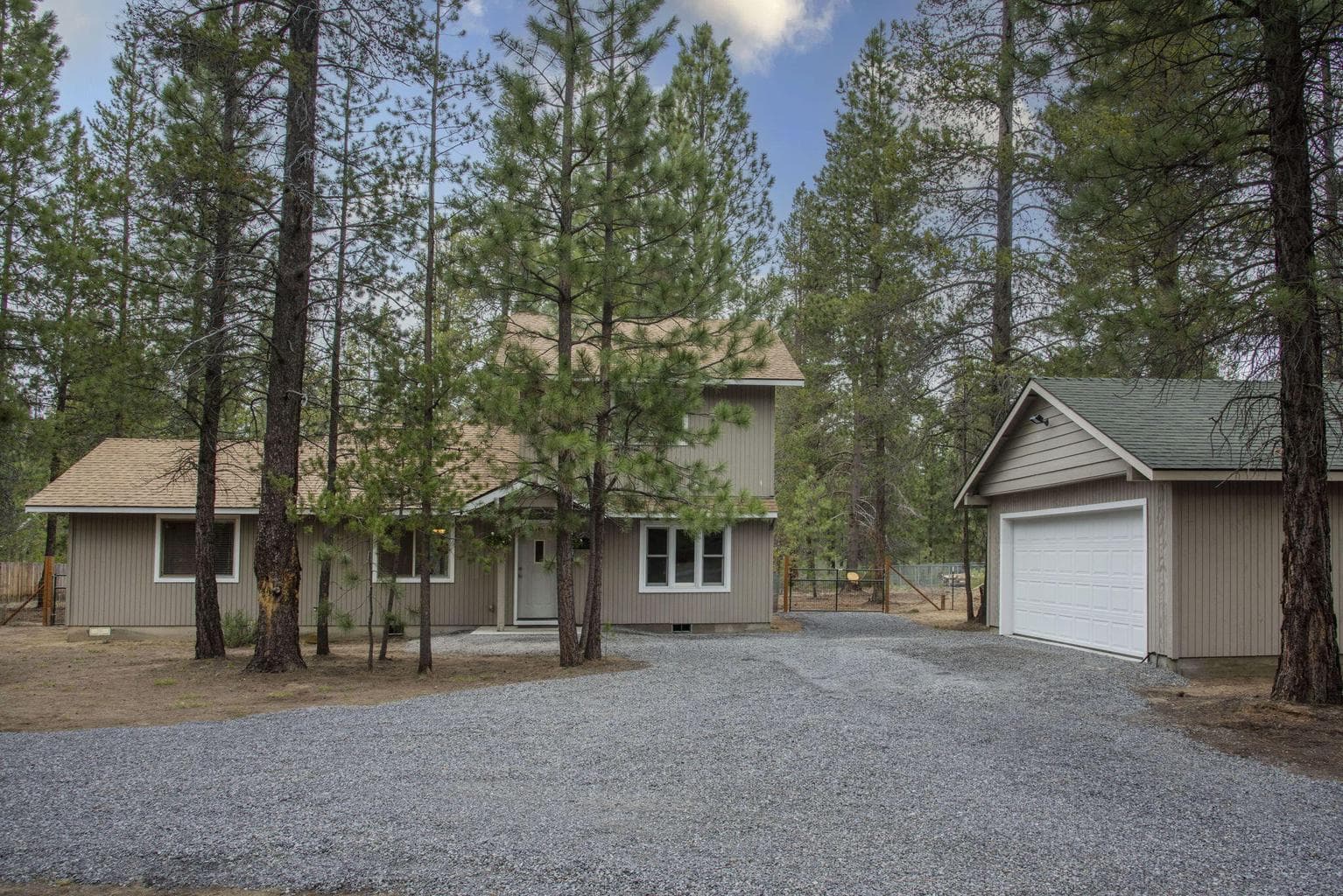 Photo of 16018 Park Drive 2 of 25