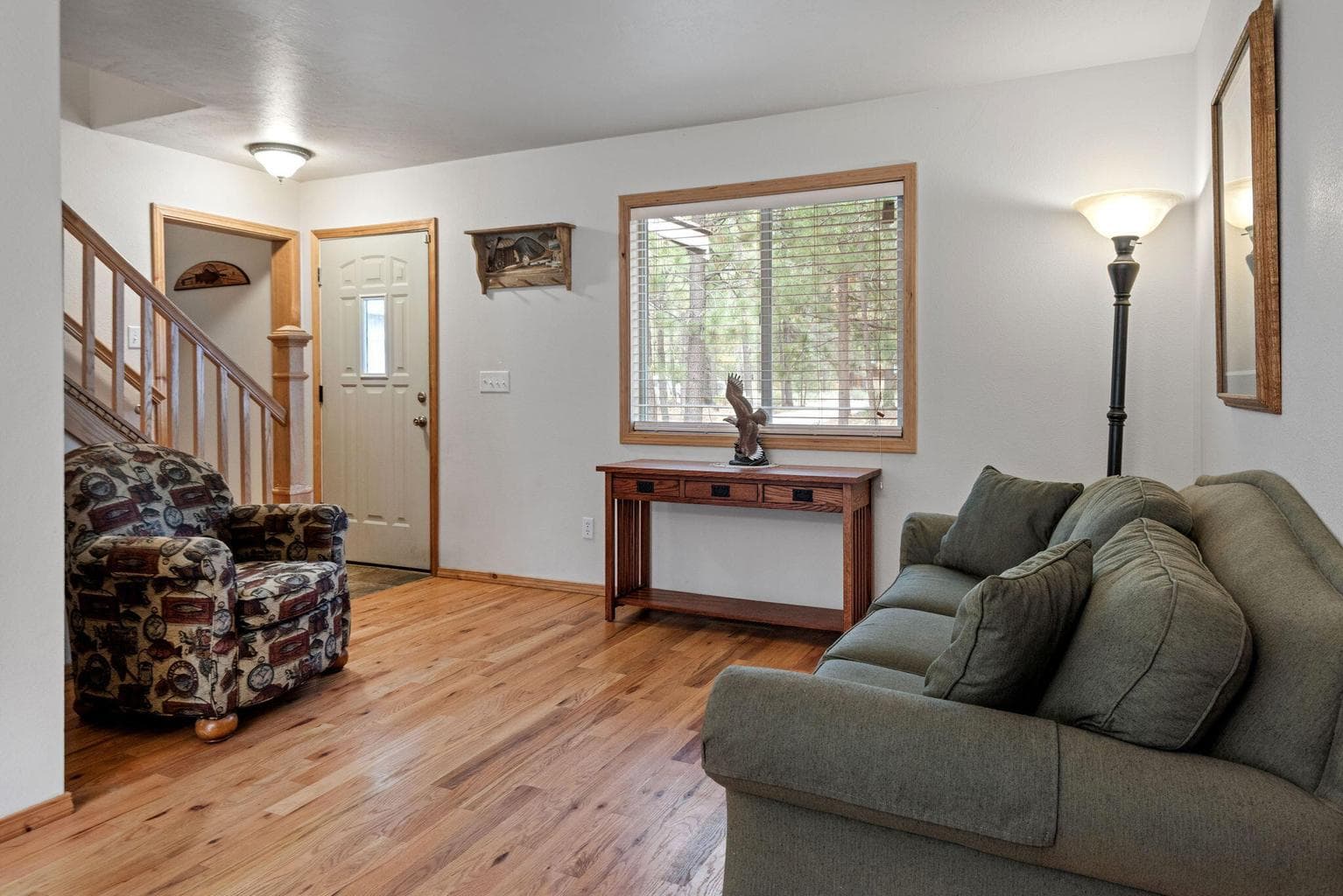 Photo of 16018 Park Drive 7 of 25