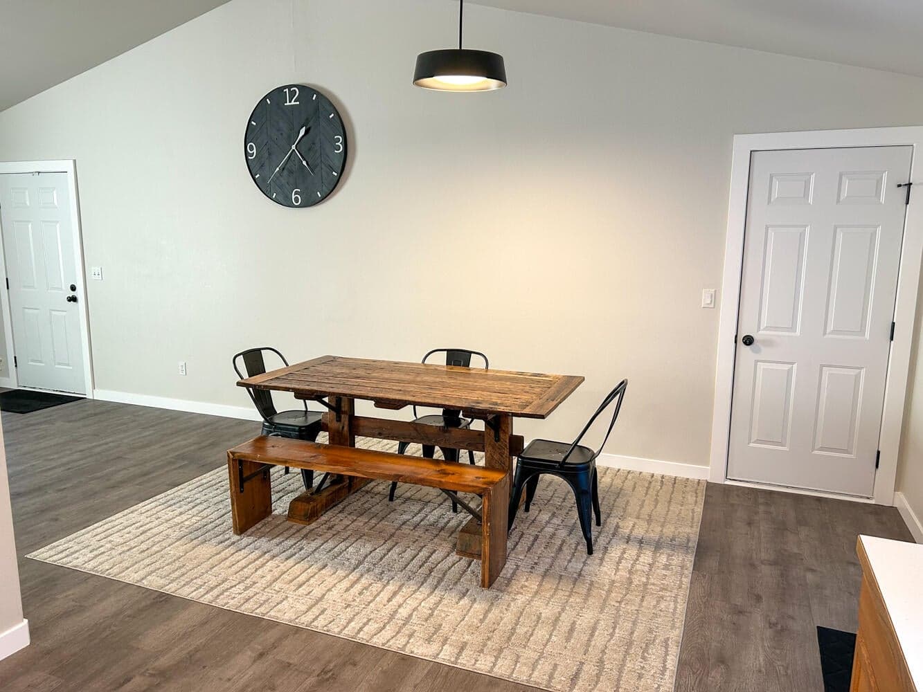 Photo of 1644 Riviera 4 of 16