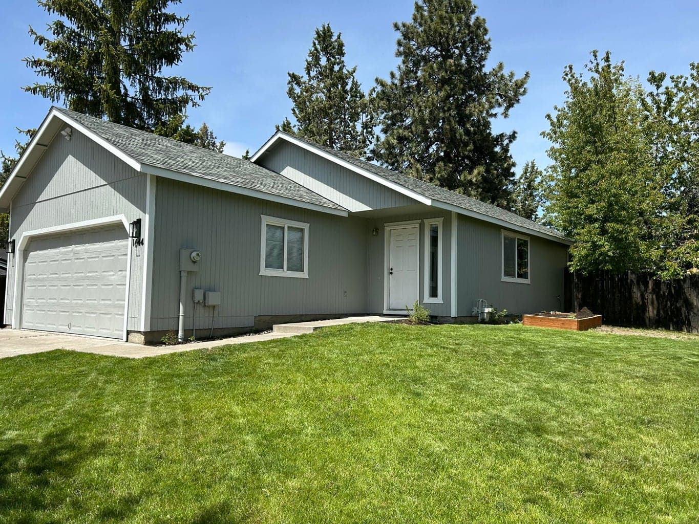Photo of 1644 Riviera 1 of 16