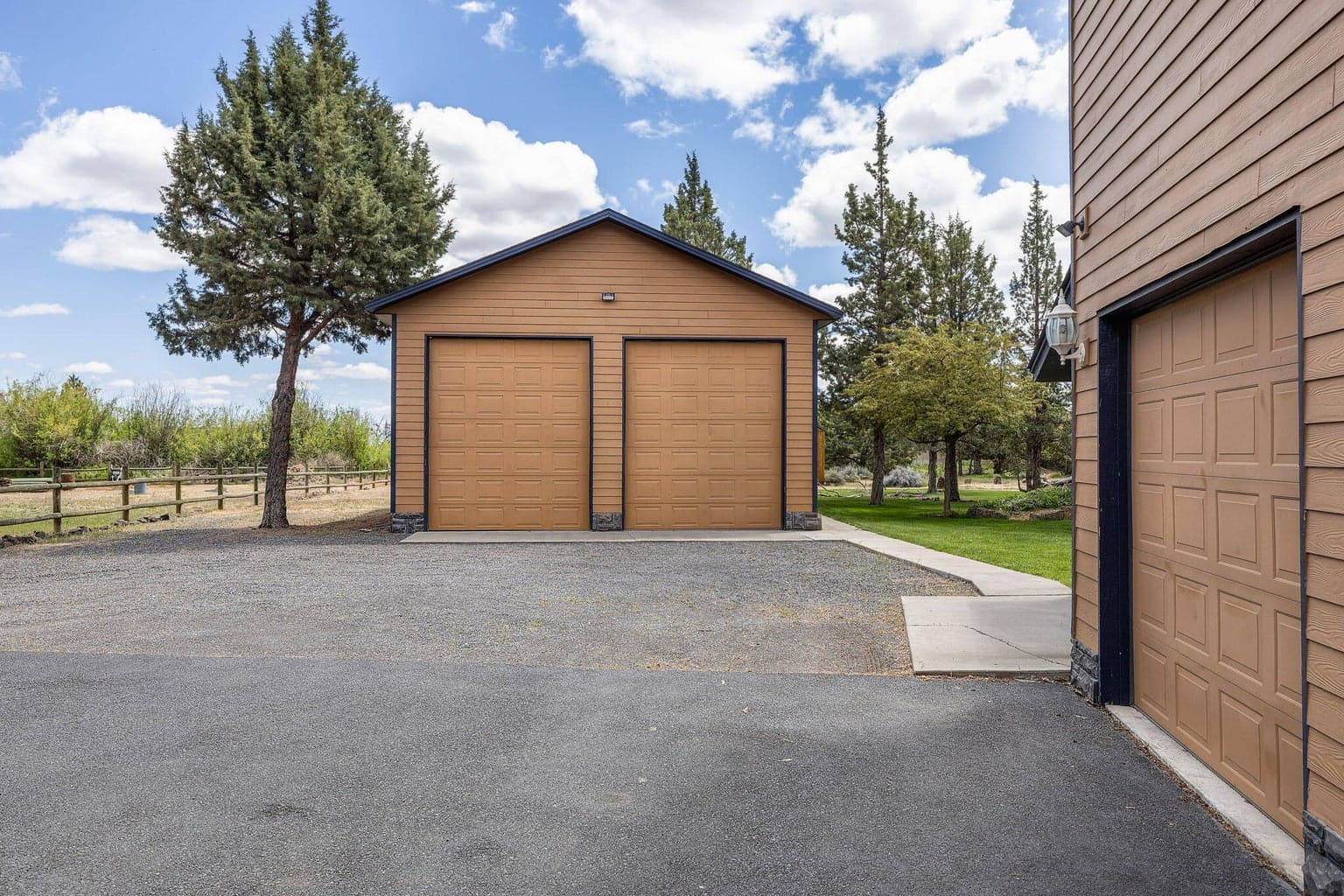 32x26 finished shop. 14' doors.