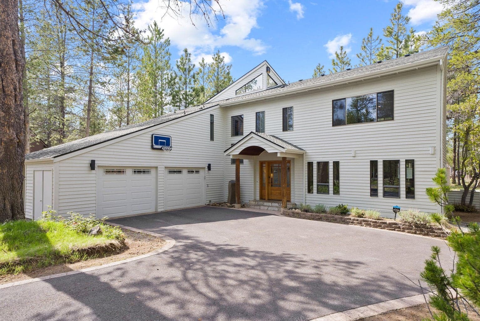Photo of 17714 Sparks Lane 1 of 48
