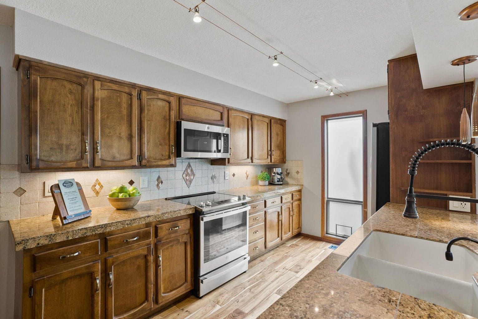 Photo of 17714 Sparks Lane 16 of 48