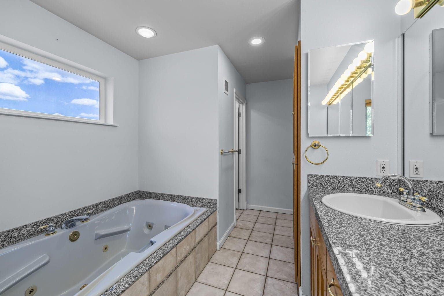 Primary Bath Upstairs.