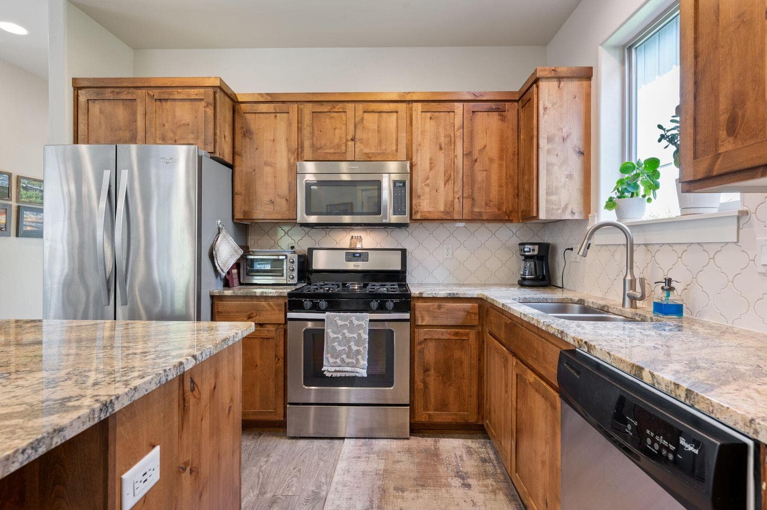 Photo of 63115 NE De Haviland Street 12 of 45