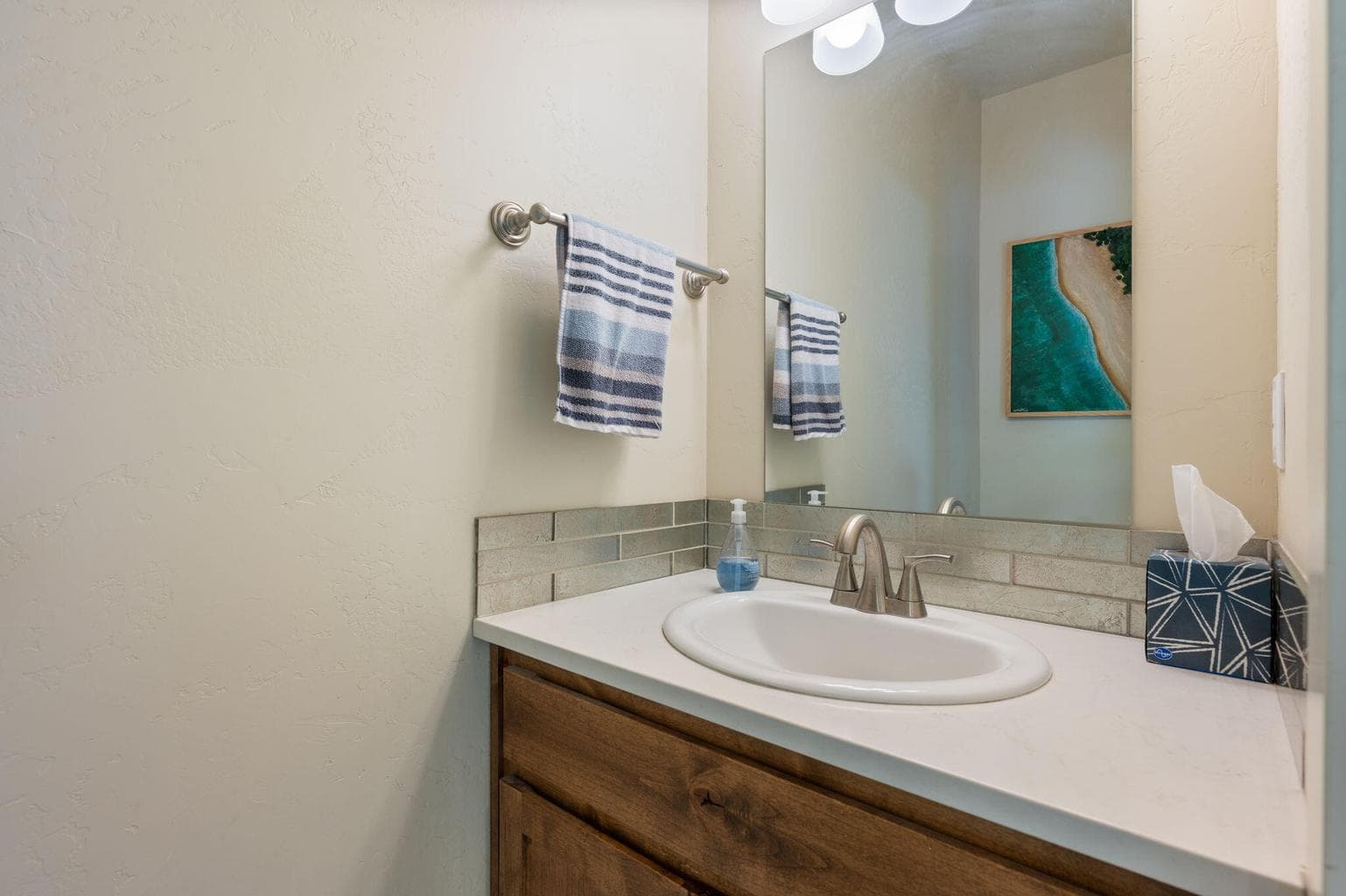 Photo of 63115 NE De Haviland Street 23 of 45