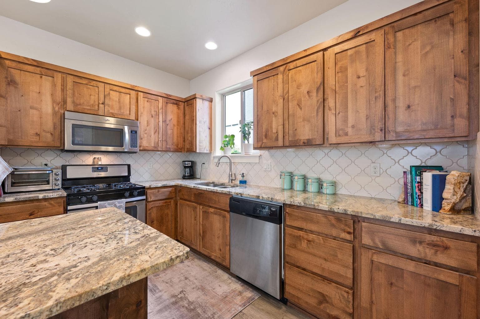 Photo of 63115 NE De Haviland Street 14 of 45