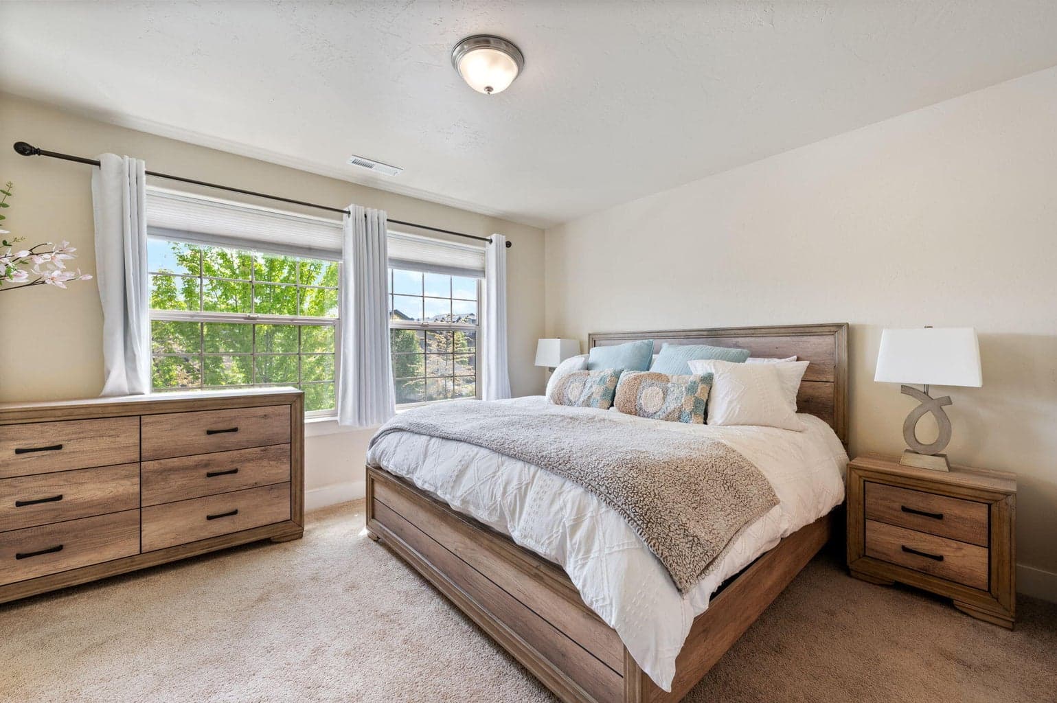 Photo of 63115 NE De Haviland Street 27 of 45