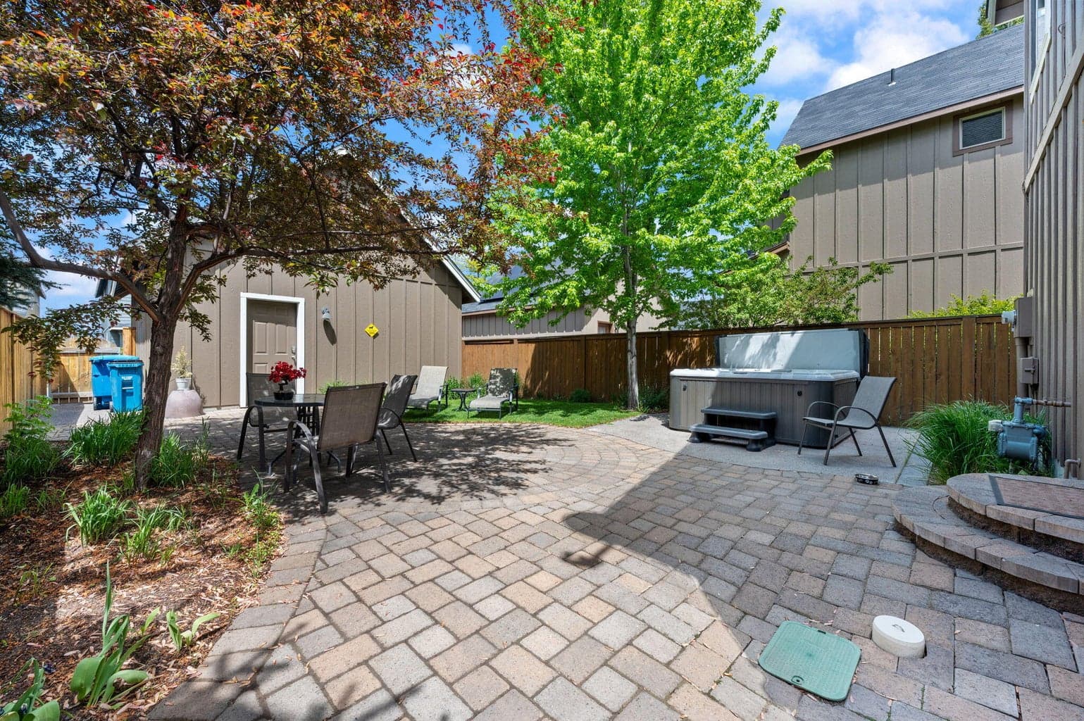 Photo of 63115 NE De Haviland Street 7 of 45