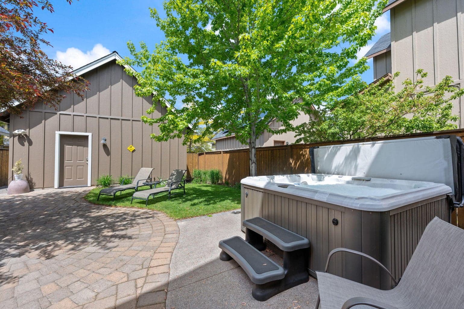 Photo of 63115 NE De Haviland Street 10 of 45