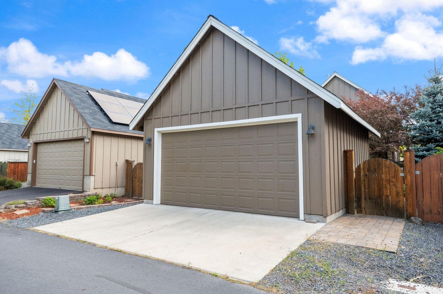 Photo of 63115 NE De Haviland Street 38 of 45