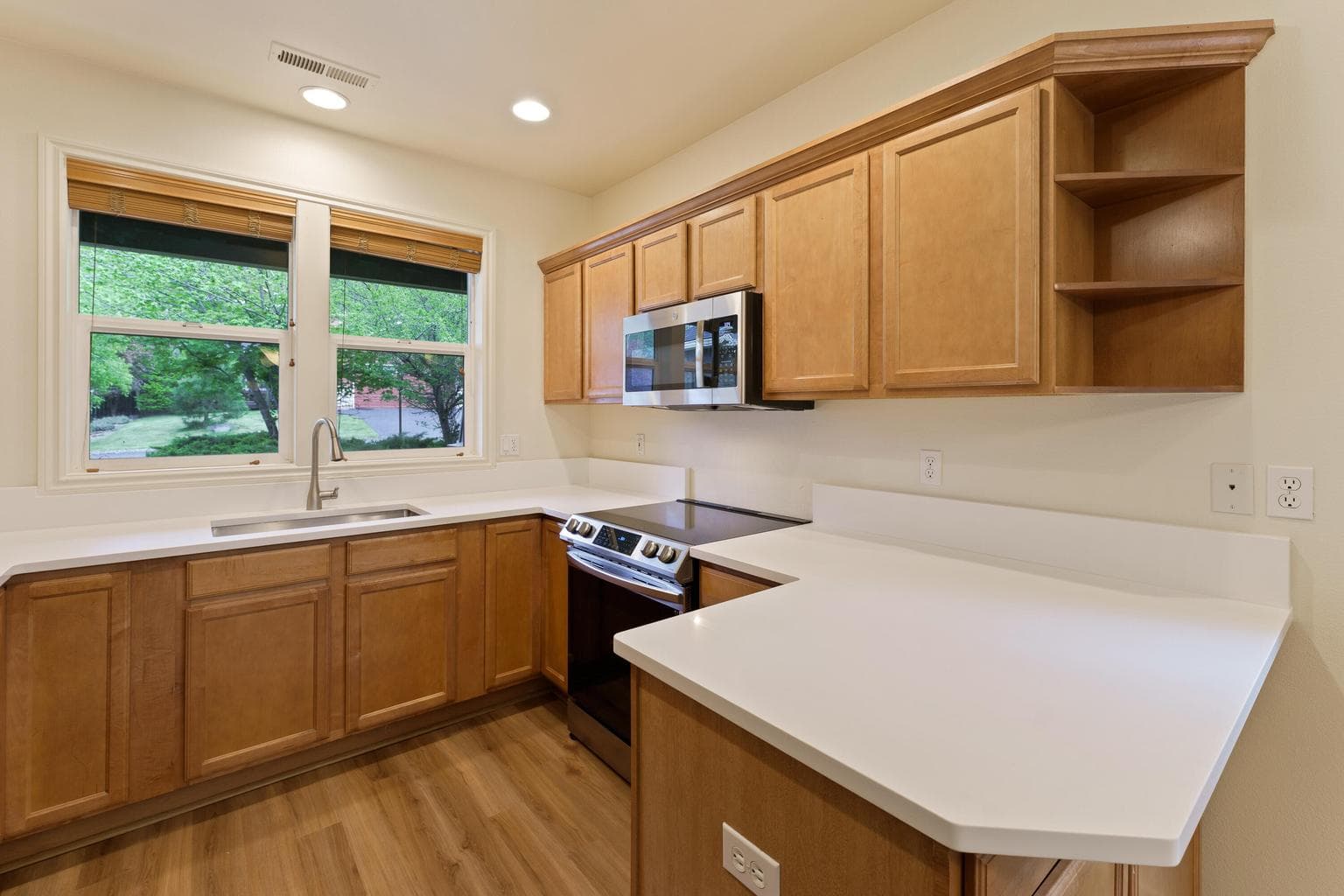 Photo of 19486 Brookside Way 16 of 27