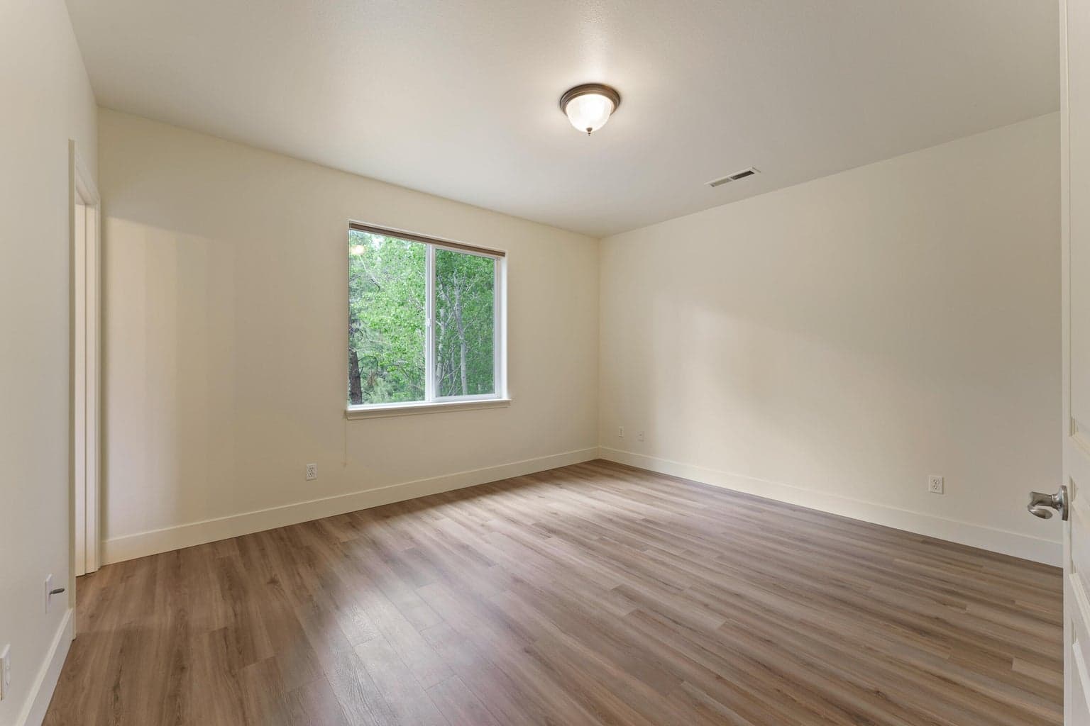 Photo of 19486 Brookside Way 23 of 27