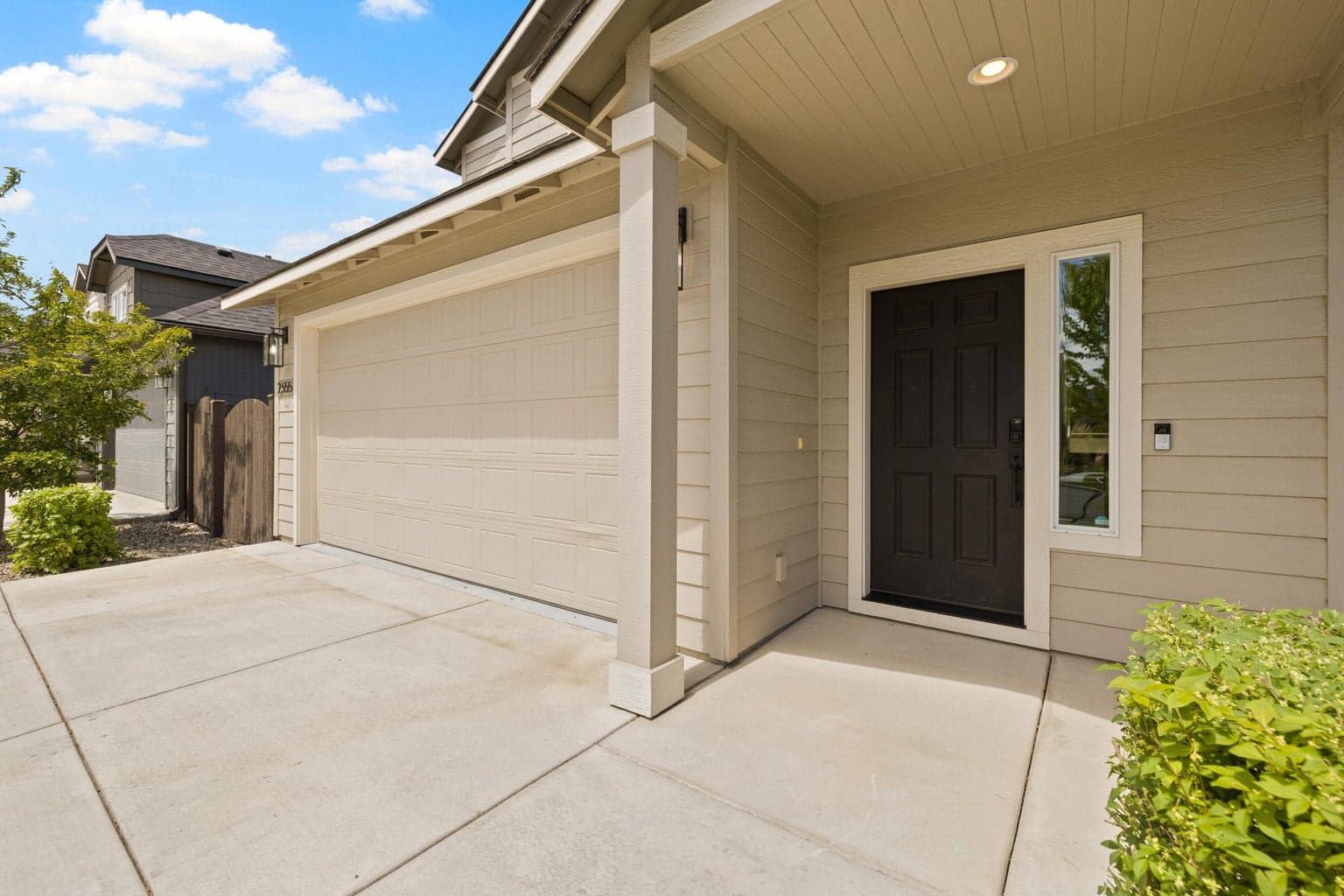 Photo of 2555 Ivy 5 of 51