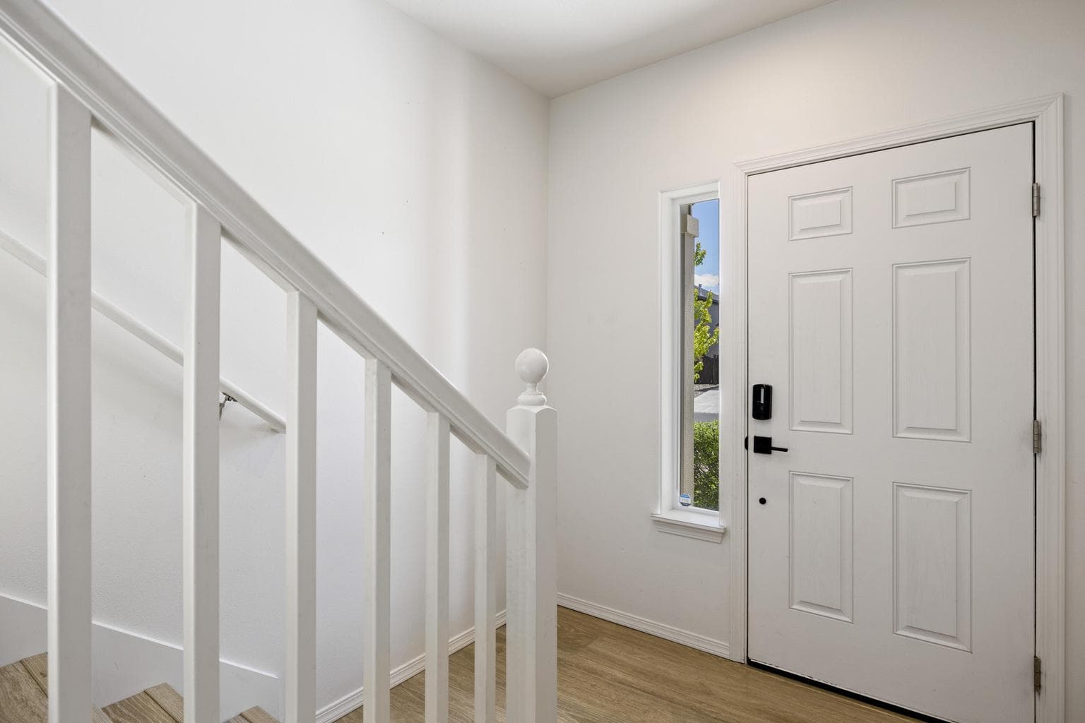 Photo of 2555 NW Ivy Way 8 of 51