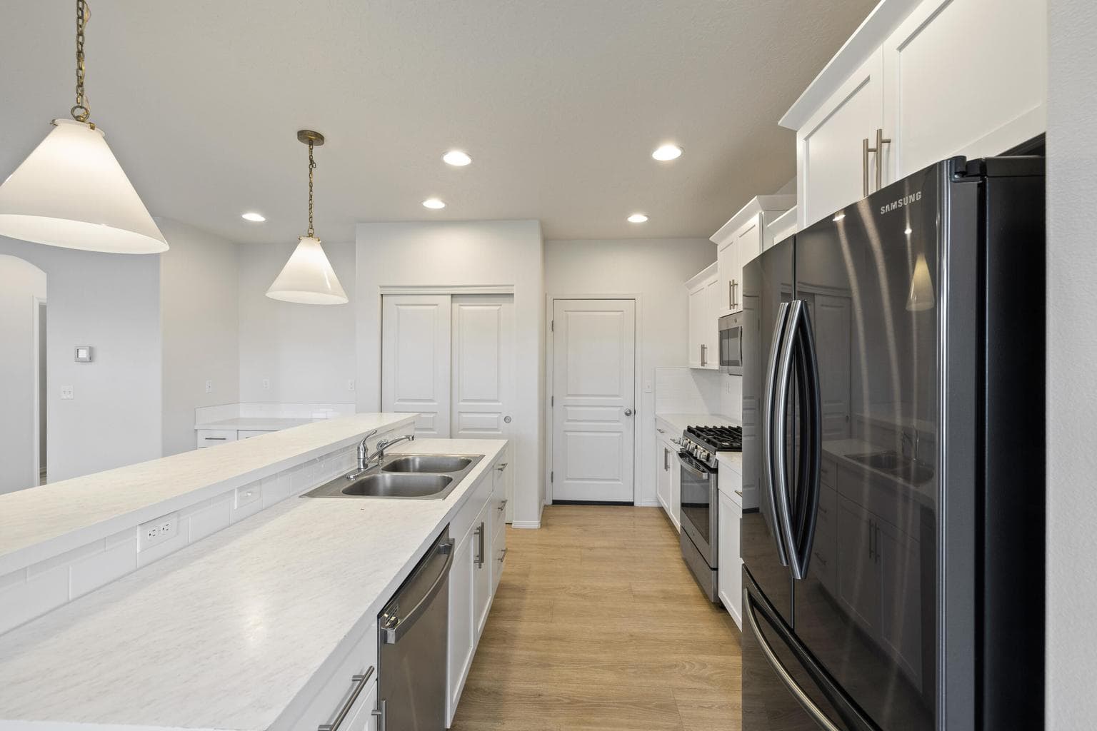 Photo of 2555 NW Ivy Way 17 of 51