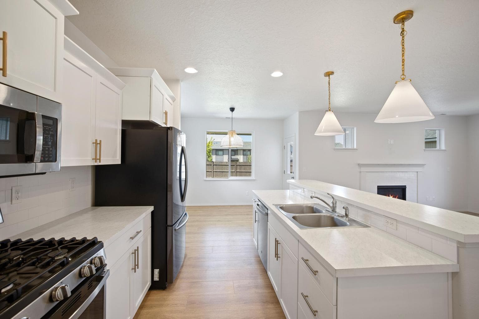 Photo of 2555 NW Ivy Way 18 of 51