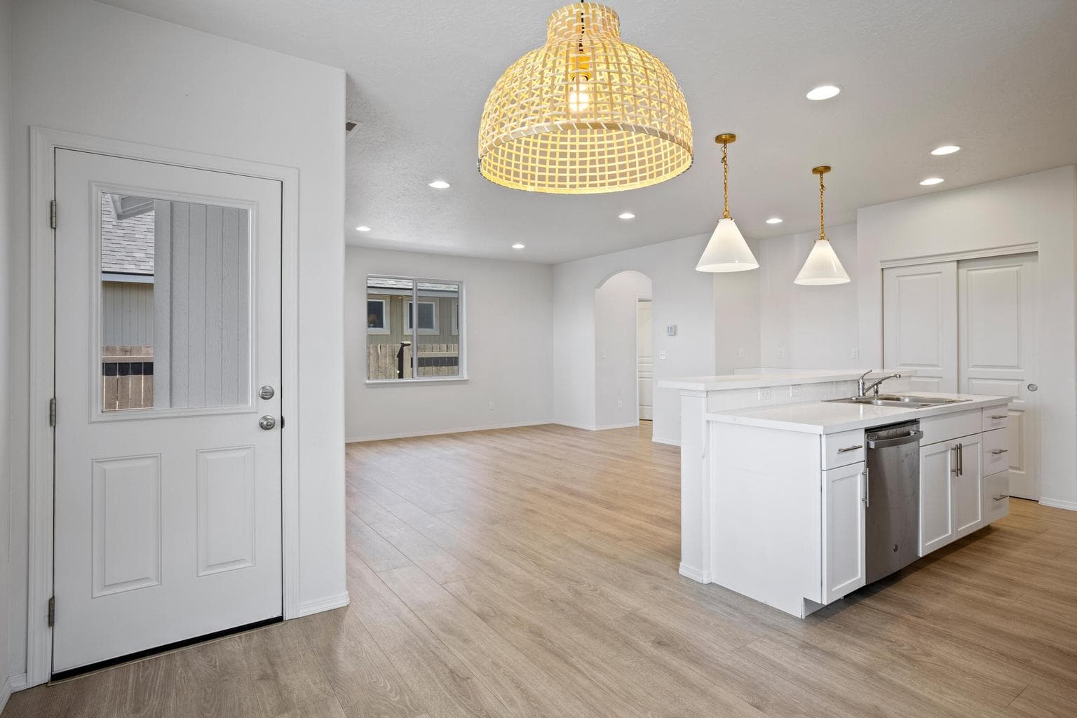 Photo of 2555 NW Ivy Way 19 of 51