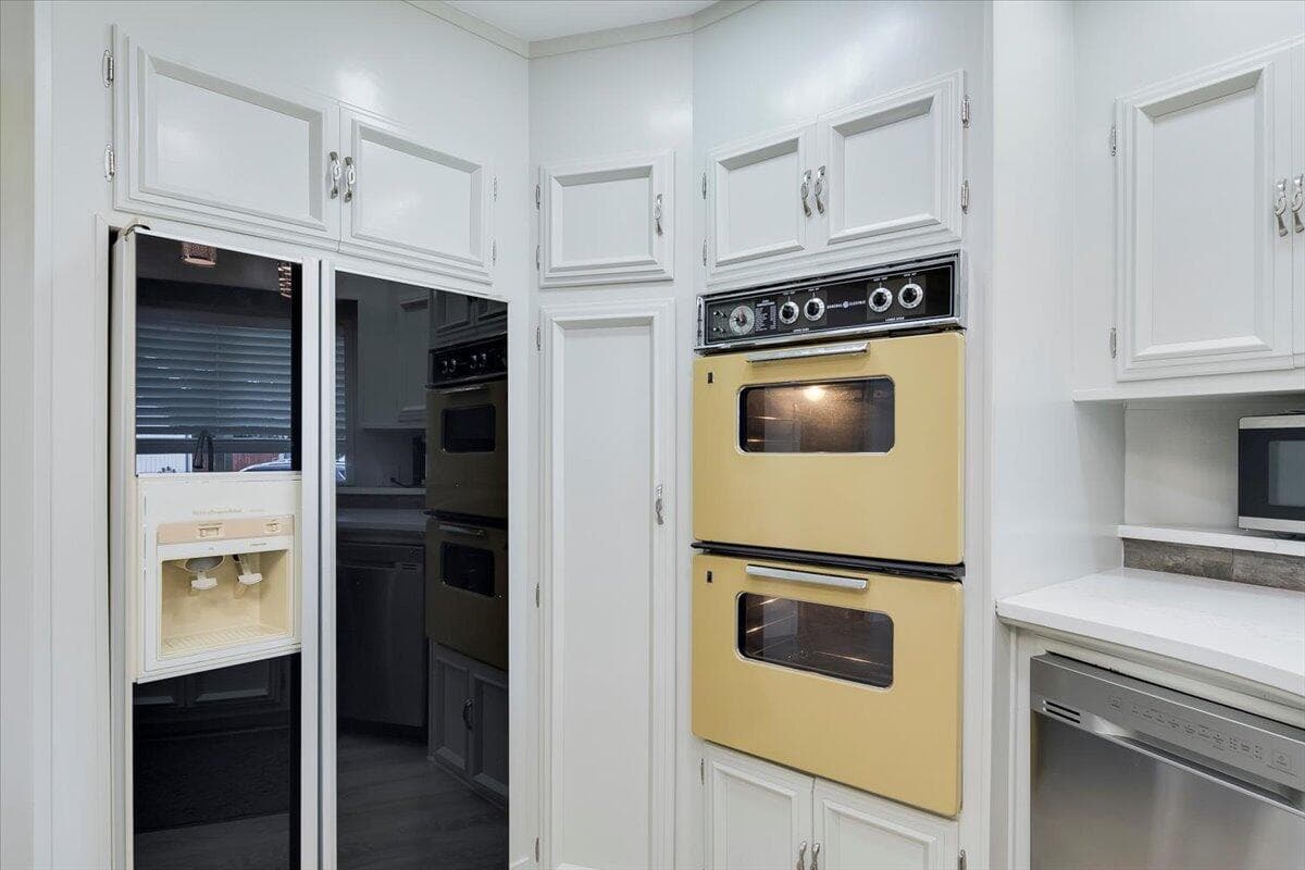 Photo of 2633 SW Obsidian Avenue 14 of 28