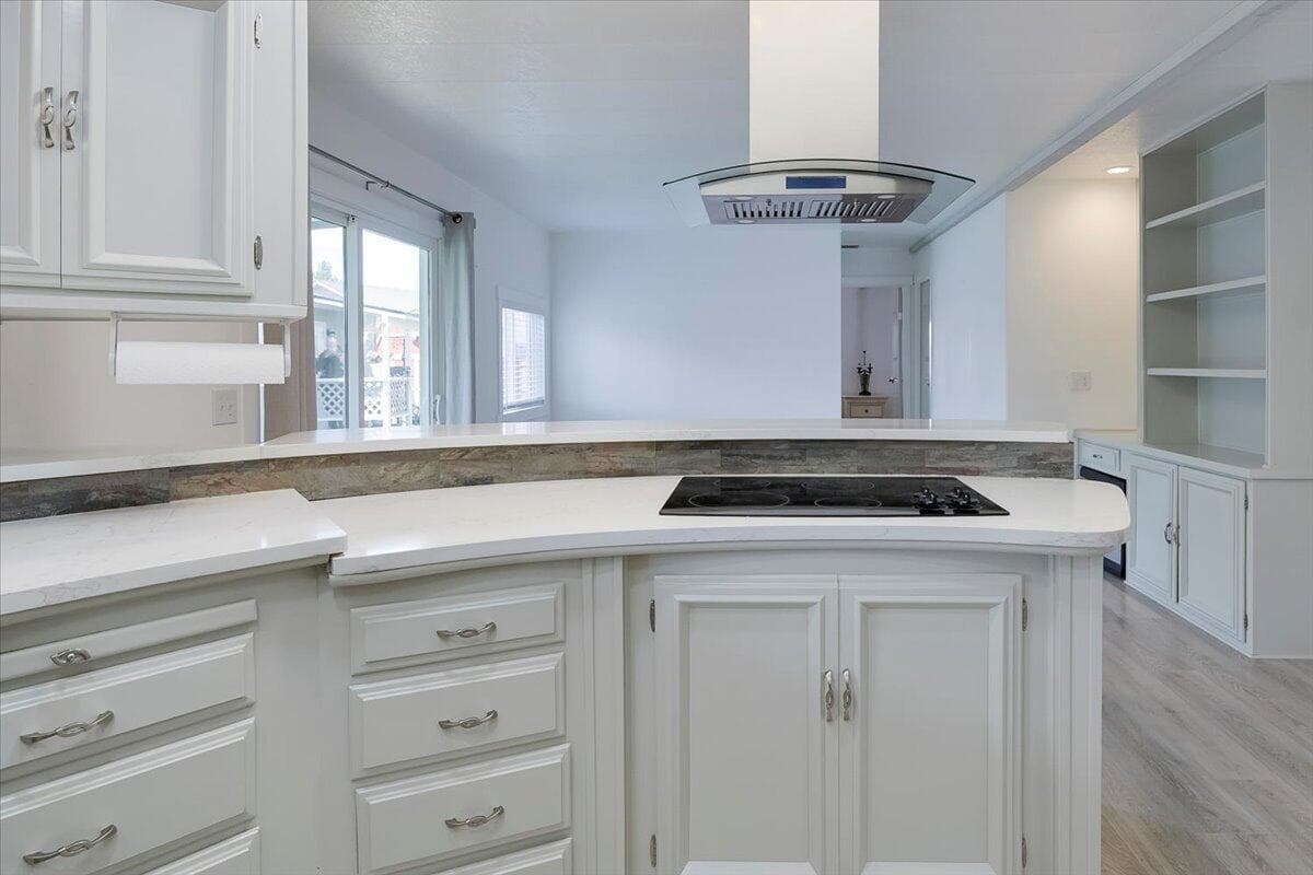 Photo of 2633 SW Obsidian Avenue 16 of 28
