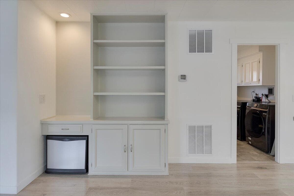 Photo of 2633 SW Obsidian Avenue 18 of 28