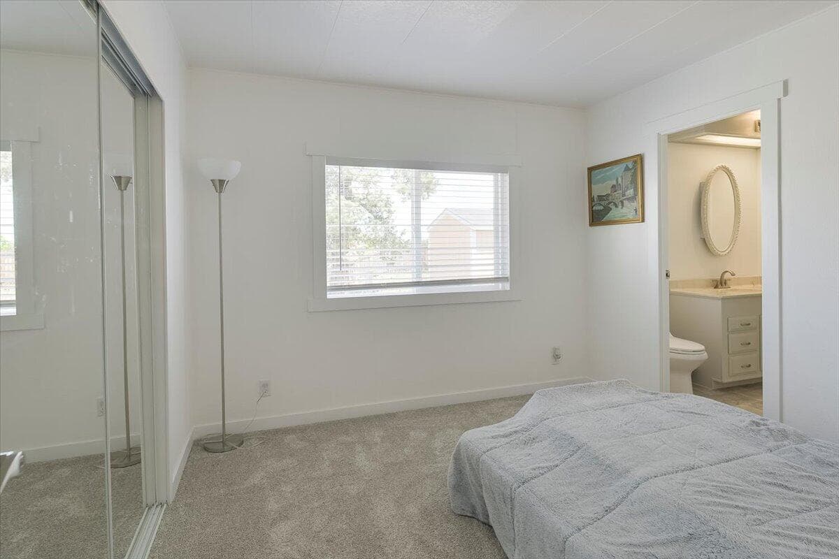 Photo of 2633 SW Obsidian Avenue 26 of 28