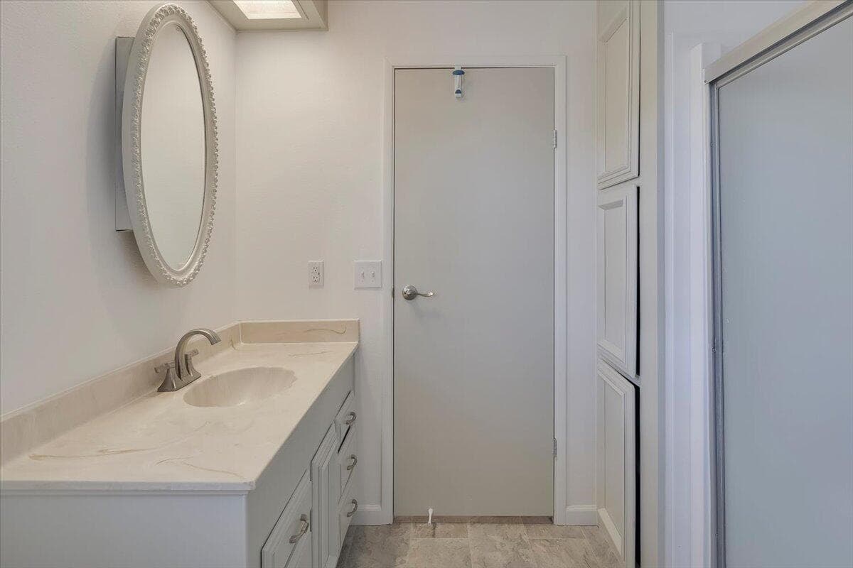 Photo of 2633 SW Obsidian Avenue 27 of 28
