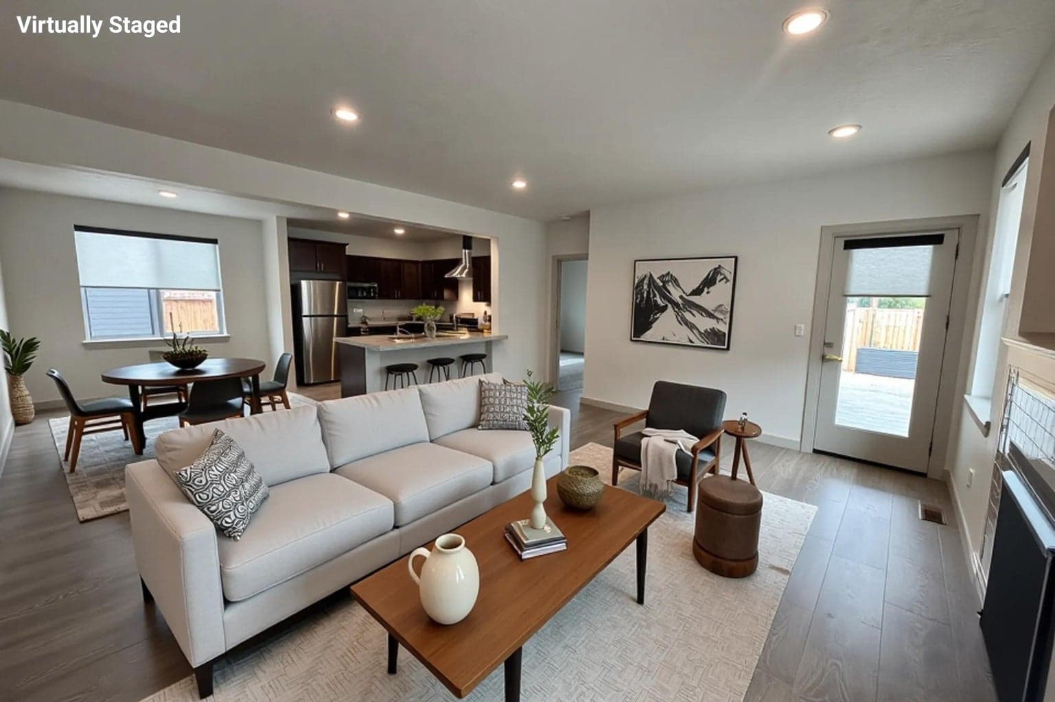 Great Room (virtually staged)