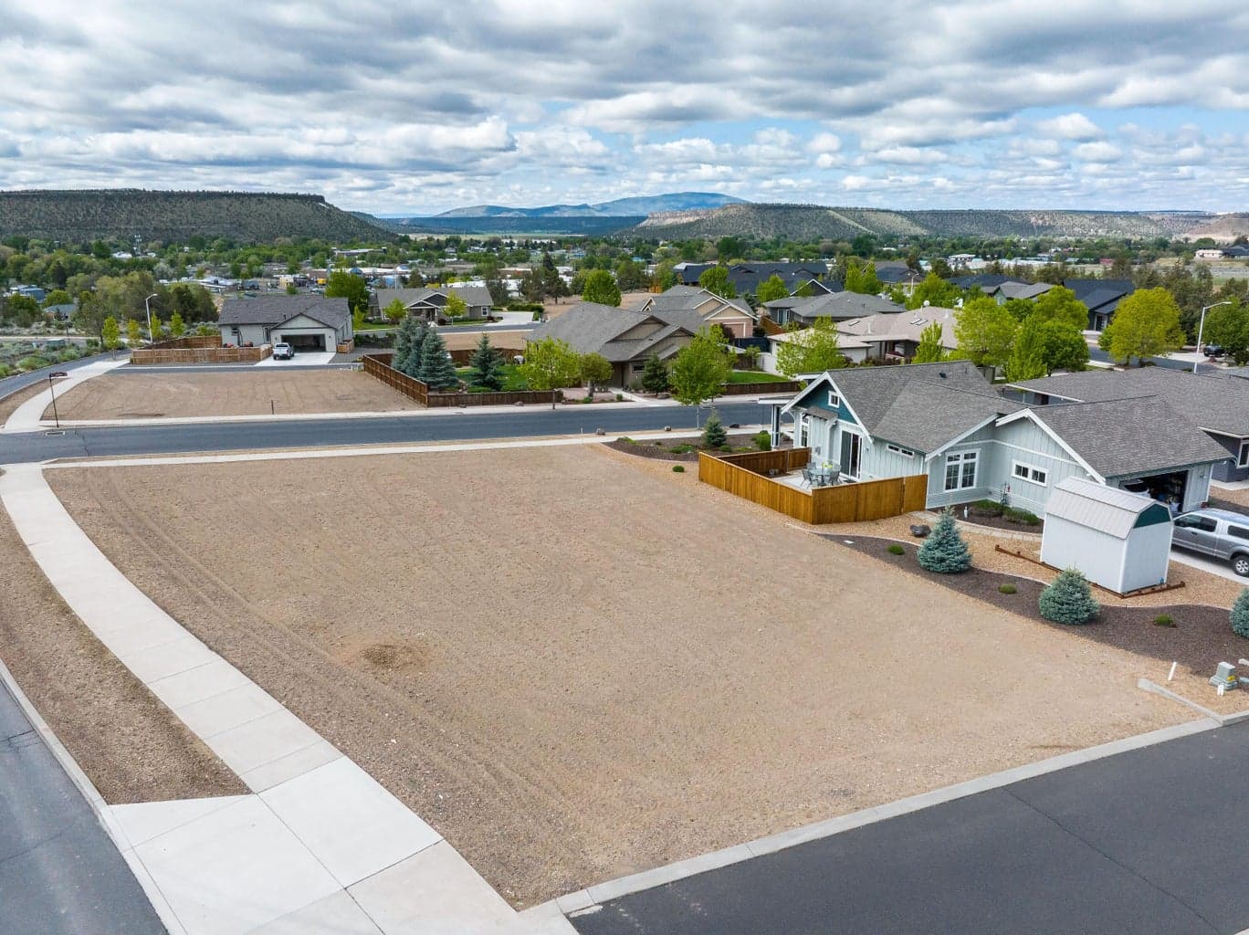 Photo of 2177 NE Kokanee Way 11 of 12