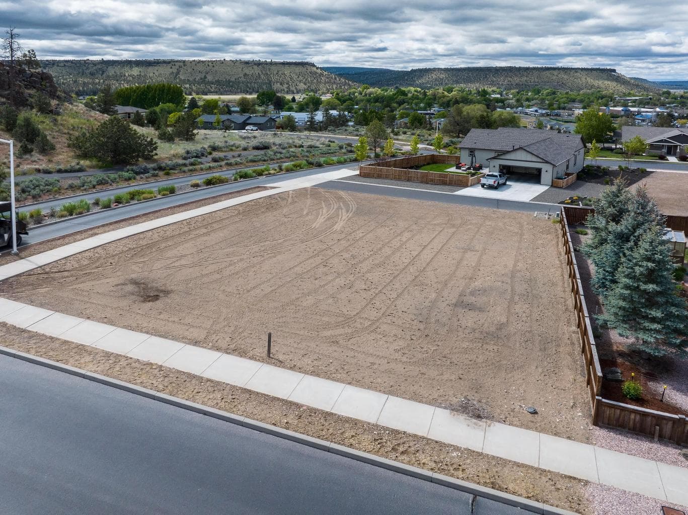 Photo of 2178 NE Kokanee Way 10 of 14