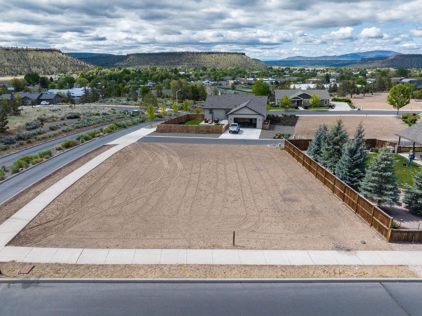 Photo of 2178 NE Kokanee Way 11 of 14