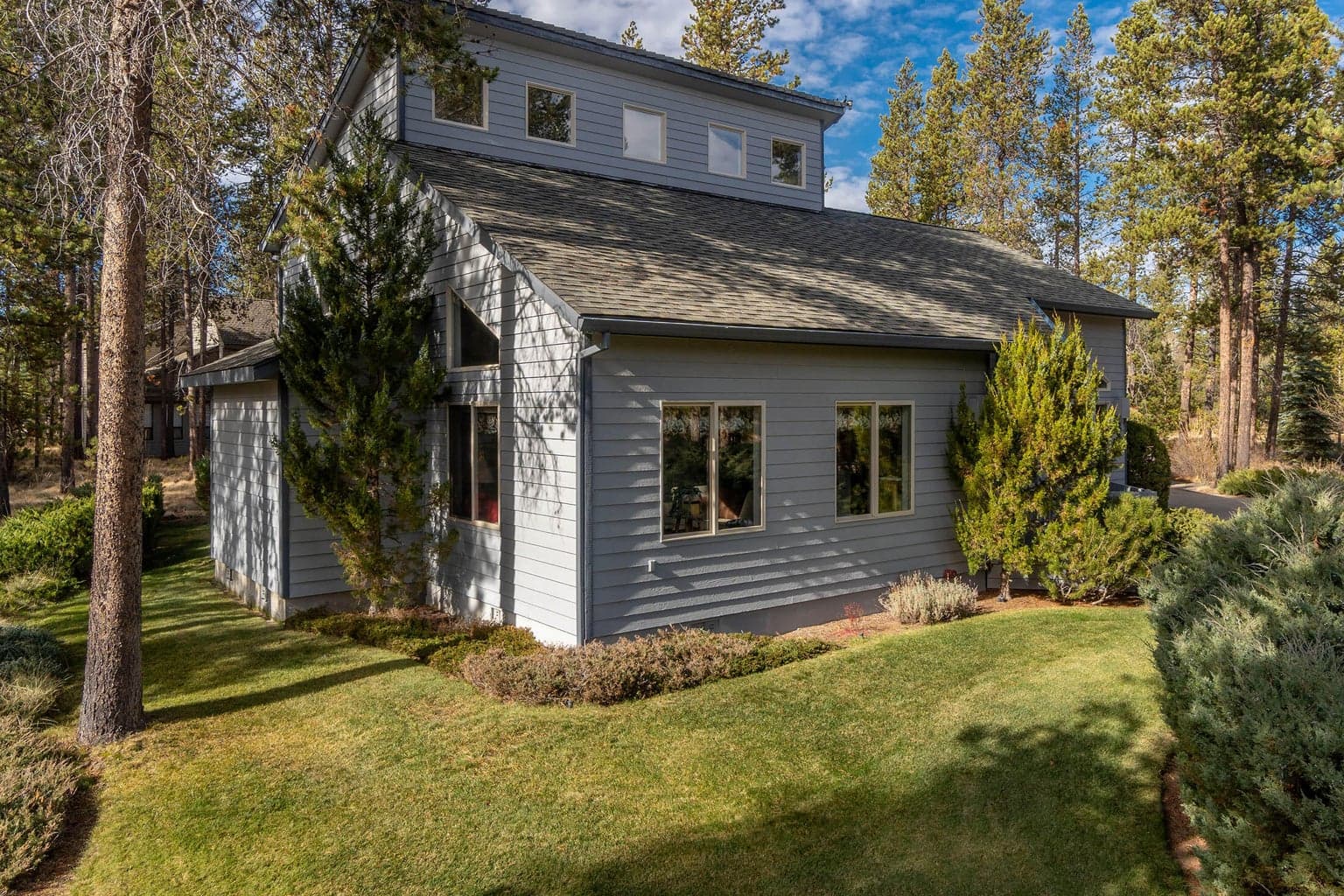 Photo of 57817 Mt Adams Lane 9 of 45