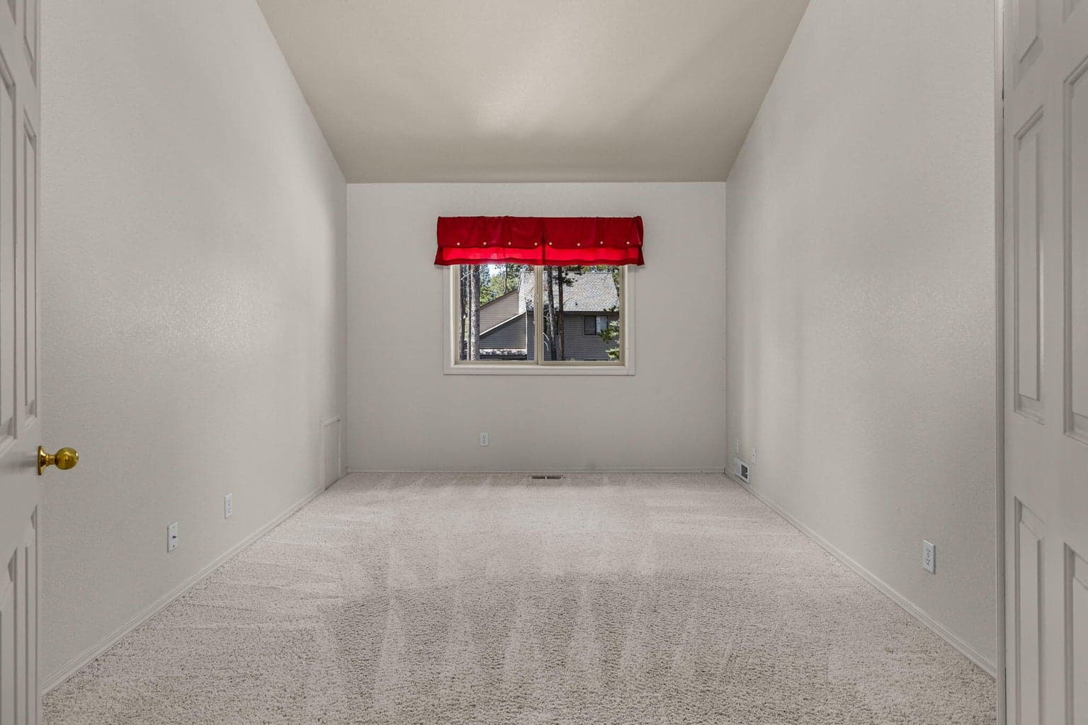 Photo of 57817 Mt Adams Lane 39 of 45